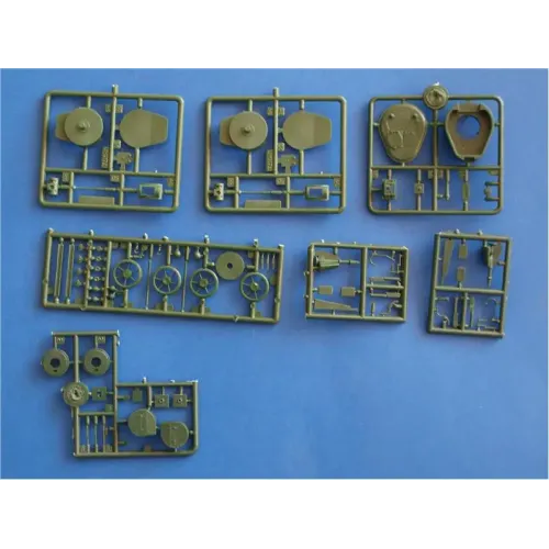 Вагони та поїзди Модель броньованого поїзда Fascism Fighter (базовий варіант) (UMT636) Масштаб: 1:72