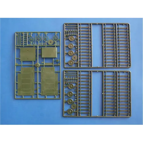 Вагони та поїзди Модель броньованого поїзда Fascism Fighter (базовий варіант) (UMT636) Масштаб: 1:72