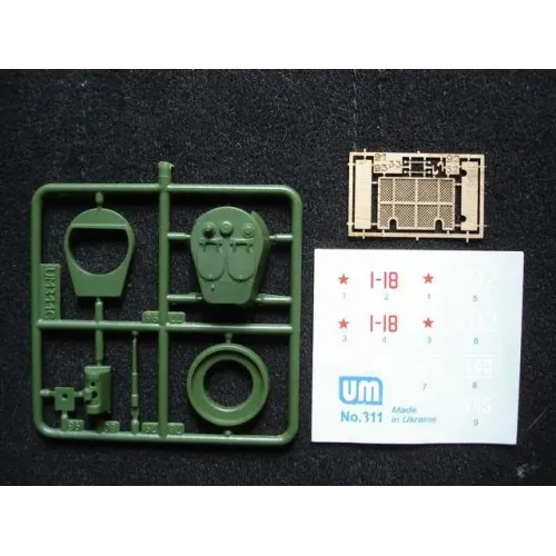 Бронетехніка та артилерія Радянський легкий танк БТ-7 (1937) (UMT311) Масштаб: 1:72