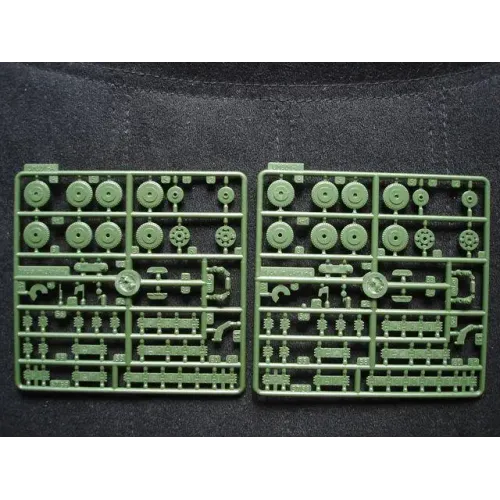 Бронетехніка та артилерія Радянський легкий танк БТ-7 (1937) (UMT311) Масштаб: 1:72