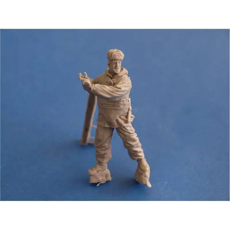 Советский штурмовой солдат (ZEB-F35017) Масштаб: 1:35