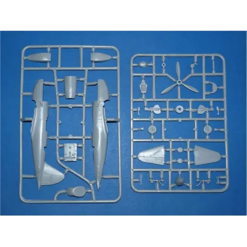 Збірна модель літака Радянський винищувач Су-1 Сухой (Sukhoi) (AMO72156) Масштаб: 1:72 1:72