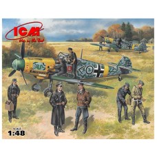 ICM48803 Bf-109F-2 з німецькими pilots & ground personnel