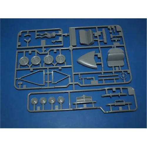 Бронетехника и артиллерия Американский командирский автомобиль 1942 (TAM32559) Масштаб: 1:48