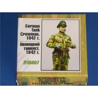 Немецкий танкист 1942 г. (ZEB-F35007) Масштаб:  1:35