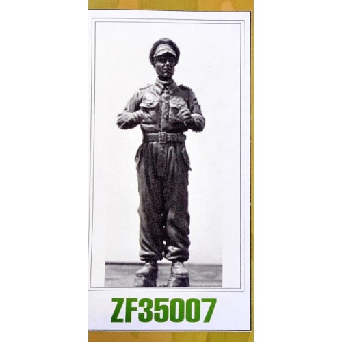 Фигуры и миниатюры Немецкий танкист 1942 г. (ZEB-F35007) Масштаб: 1:35