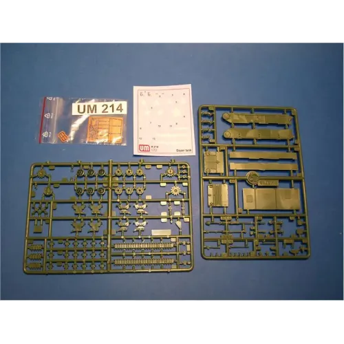 Бронетехника и артиллерия Танк M4A2 с отвалом бульдозера М1 (UM214) Масштаб: 1:72