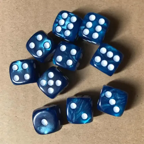 Кубик D6 з точками перламутровий/мармуровий (колір в асортименті)