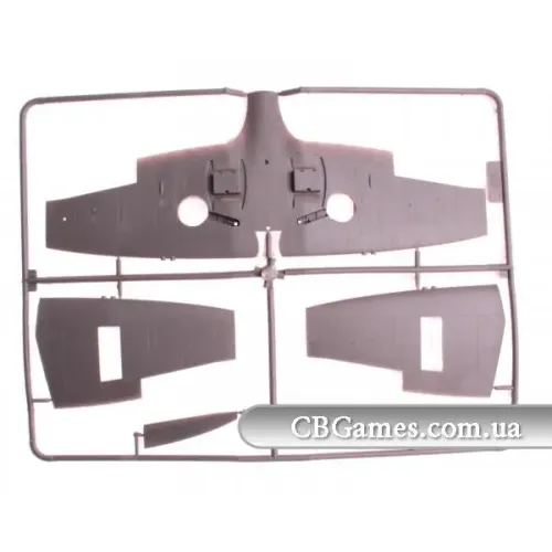 Збірна модель літака ICM48802 Spitfire LF.IXE з радянськими пілотами та наземним персоналом 1:48