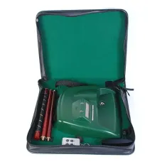 Набір для гольфу в шкіряному кейсі з механізмом повернення м'яча і світловим індикатором