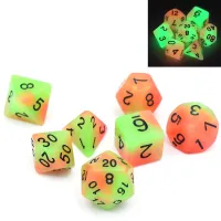 Набор светящихся в темноте кубиков Double Color RPG 7 шт (цвет в ассортименте)