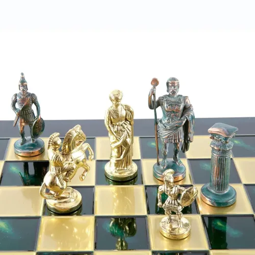 Шахматы Шахматы "Manopoulos", "Греко-римские", латунь, деревянный футляр,цвет зеленый, размер 44х44 см, вес 7,4 кг.