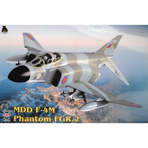 Самолёты Истребитель-бомбардировщик F-4K Phantom FG.1 (IOM-F262) Масштаб: 1:72