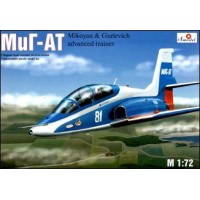 МиГ-АТ Учебно-боевой самолёт или легкий штурмовик 1:72
