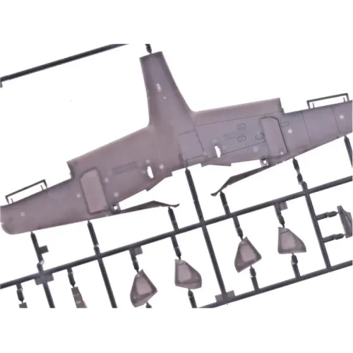 Сборная модель самолета HA09818 Fw190A-4 "GRAF" 1:48