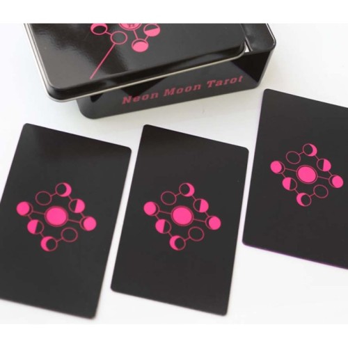 Карти ТАРО Неоновий місяць Neon Moon Tarot
