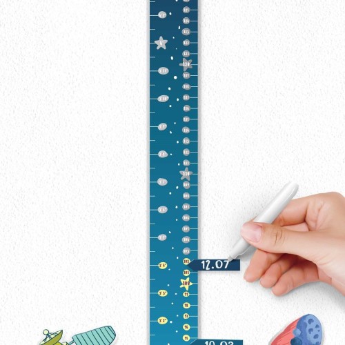 SPACE ADVENTURES” SCRATCH-OFF WALL GROWTH CHART
