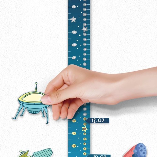 SPACE ADVENTURES” SCRATCH-OFF WALL GROWTH CHART