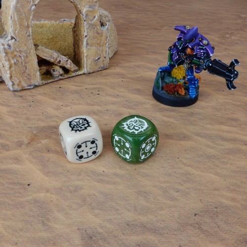 Набор кубиков Crosshairs Compact D6: Beige & Olive Dice Set