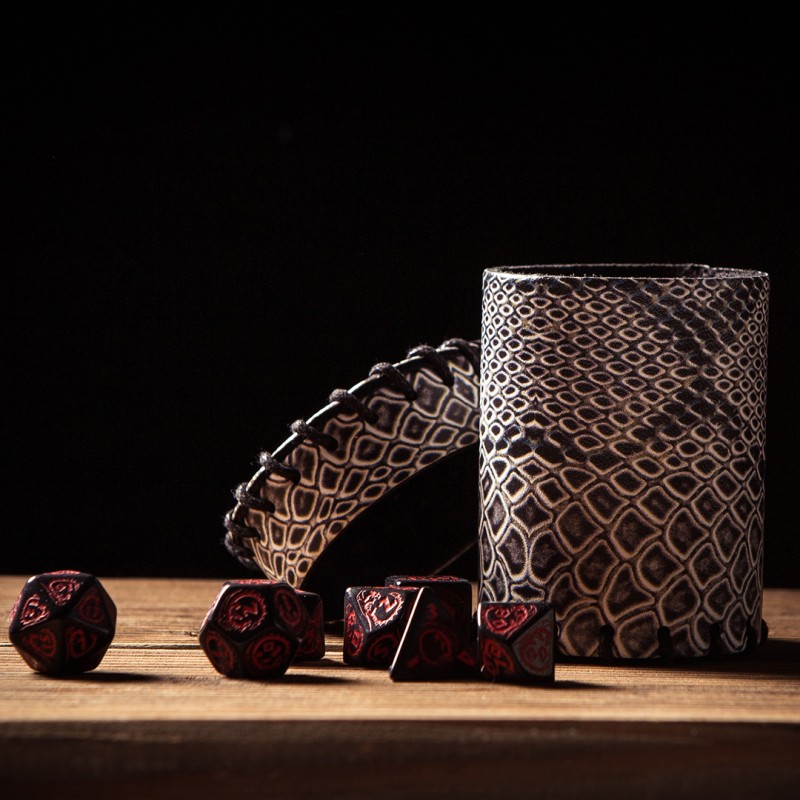 Стакан для кубиков Dragonhide Laminated Dice Cup