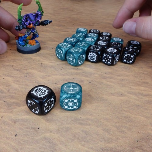 Набор кубиков Crosshairs Compact D6: Stormy & Black Dice Set
