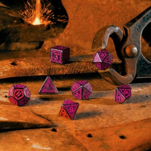 Кубики (дайси) Набір кубиків Runic Shimmering black with magenta Dice Set