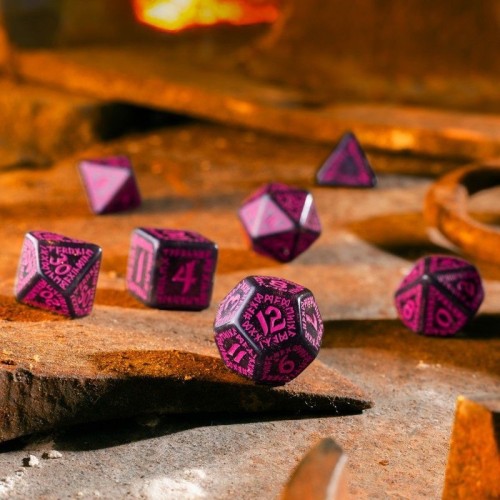 Набор кубиков Runic Shimmering black with magenta Dice Set