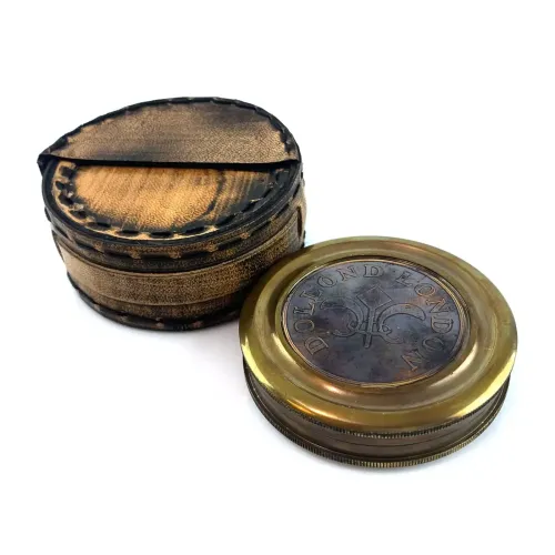 Компасы, лупы Компас безжидкостный бронзовый в кожаном футляре " Dollond London" Compass Dolland Antic 8,7 х3,5см (DN34903)