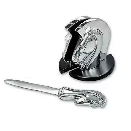 Інше Набір настільний на 2 предмета "Кінь" "Pierre Cardin" ніж для бумаг, підставка під книгу, листівки, срібло (PR2111/3)