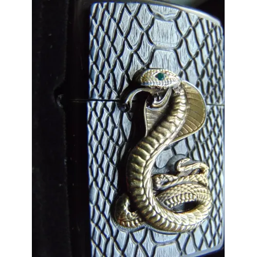 Бензиновые зажигалки Зажигалка бензиновая ZIPPO Kobra gold (2005928)
