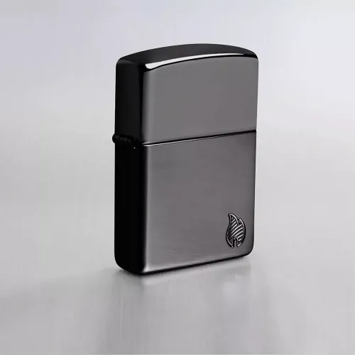 Зажигалка армированная бензиновая Zippo Armor® High Polish Black Flame Design (46402)