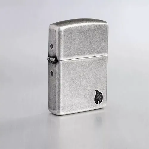 Зажигалка армированная бензиновая Zippo Armor® Antique Silver Plate Series Flame, серая (46399)