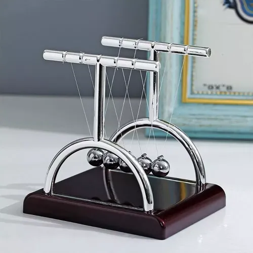 Приниматели решений и антистрессы Маятник Шары Ньютона антистресс инерционные (13х13х11,5 см) пластик, металл, коричневые (DN29785)