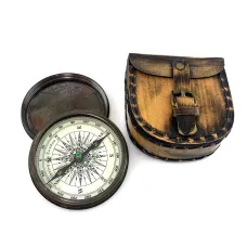 Компас бронзовий в шкіряному футлярі " Stanley London" Compass Antic Foldable 8,8х8,4х3,4 см (DN34867)