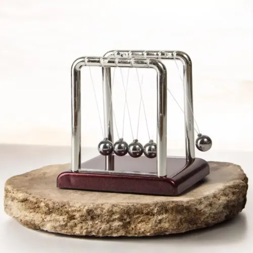 Приниматели решений и антистрессы Маятник Шары Ньютона мини антистресс инерционные (9,3х9х9 см) коричневые (DN19357N)