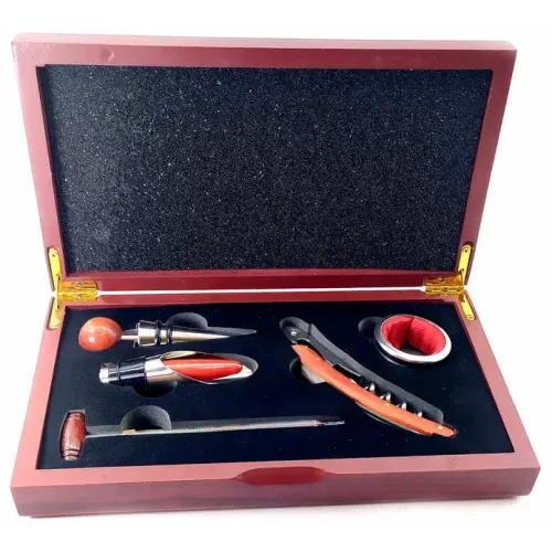 Все для алкогольних напоїв Набір сомельє на 5 предметів у дерев'яному футлярі 23х12,5х4 см, червоне дерево (DN32855)