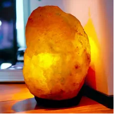 Соляная лампа из гималайской соли 
