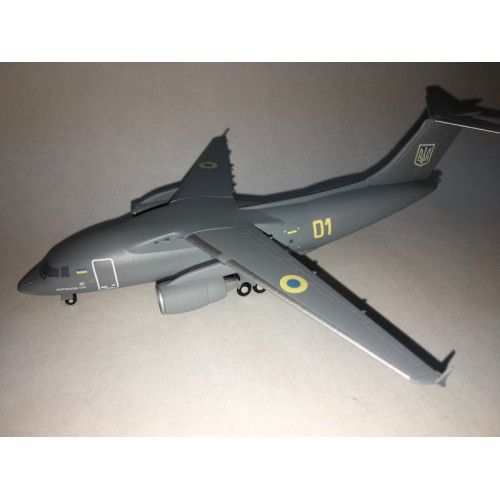 Колекційні моделі Украинский ближнемагистральный транспортный самолет Ан-178 ВВС Украины желтый "01"