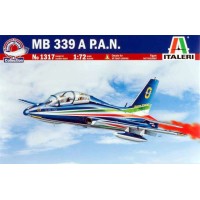 Учебно-тренировочный самолет MB-339