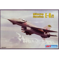 Экспериментальный истребитель-перехватчик Микоян Е-8