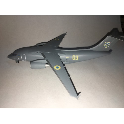 Колекційні моделі Украинский ближнемагистральный транспортный самолет Ан-178 ВВС Украины желтый "03"