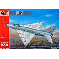 Легкий фронтовой истребитель серии E-5