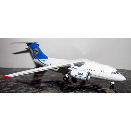 Колекційні моделі Узкофюзеляжный пассажирский самолет Ан-148 "МАУ"