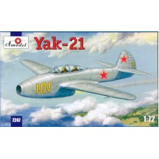 Як-21 Учебно-тренировочный самолет