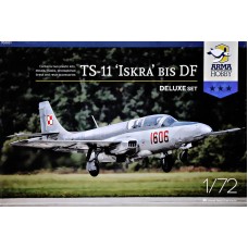 Польский самолет ТS-11 Искра-бис - компект делюкс (2модели с набором аксессуаров)