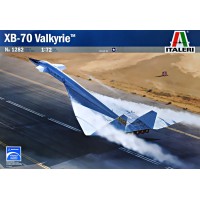 Бомбардировщик XB-70 Valkyrie"