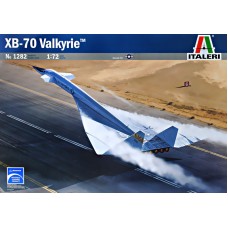 Бомбардировщик XB-70 Valkyrie"