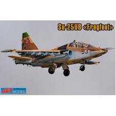 Учебно-боевой штурмовик Cухой Су-25УБ