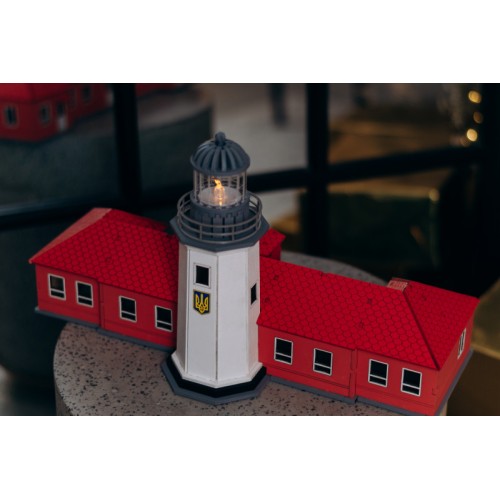 Інші моделі з дерева Деревянная модель Маяк Змеиный со зданием