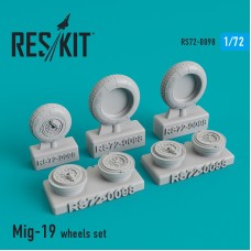 Смоляные колеса для самолета МиГ-19